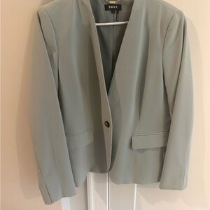 DKNY Women's Soft light green